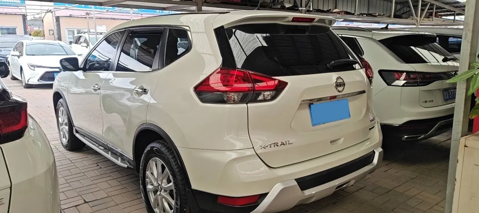 2019 NISSAN X-TRAIL thumbnail 3