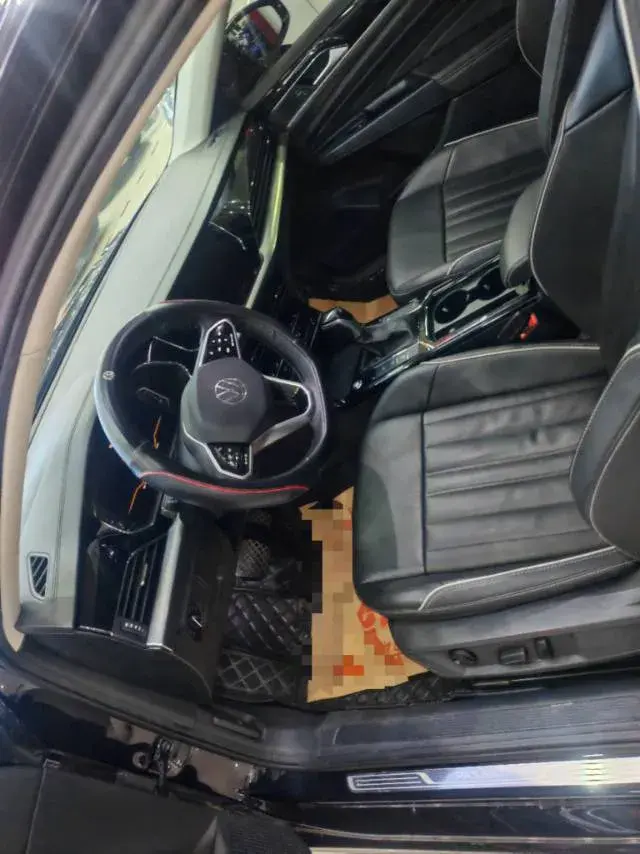 2023 VOLKSWAGEN PASSAT thumbnail 3