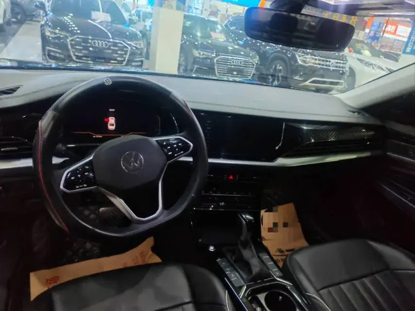 2023 VOLKSWAGEN PASSAT thumbnail 4