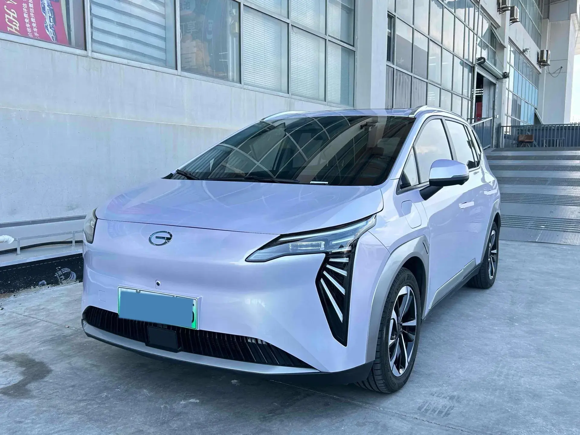 2023 AION Y view 1