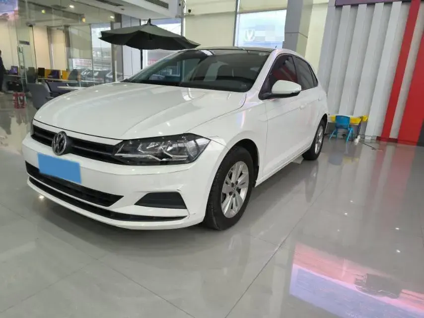 2019 VOLKSWAGEN POLO view 1