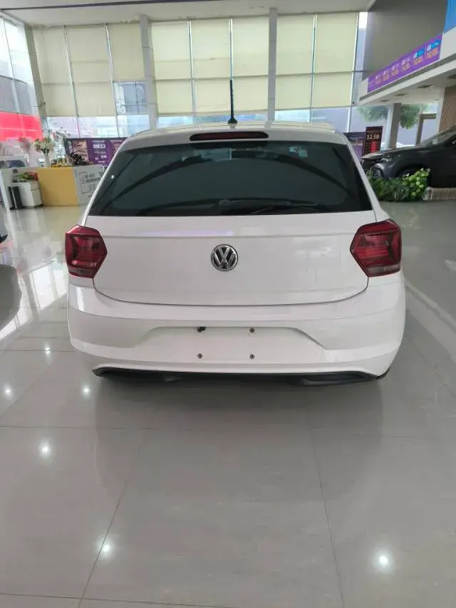 2019 VOLKSWAGEN POLO thumbnail 4