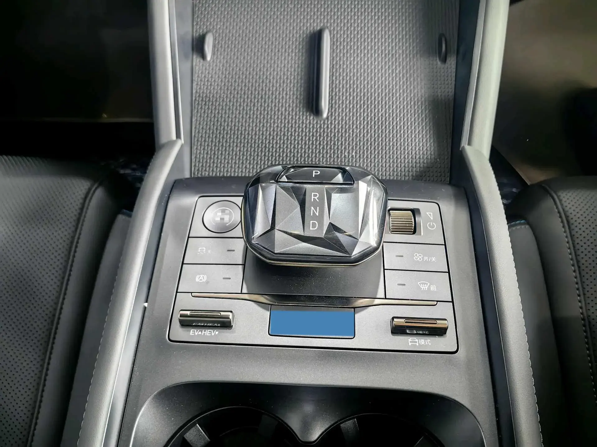 2024 BYD QINL thumbnail 4