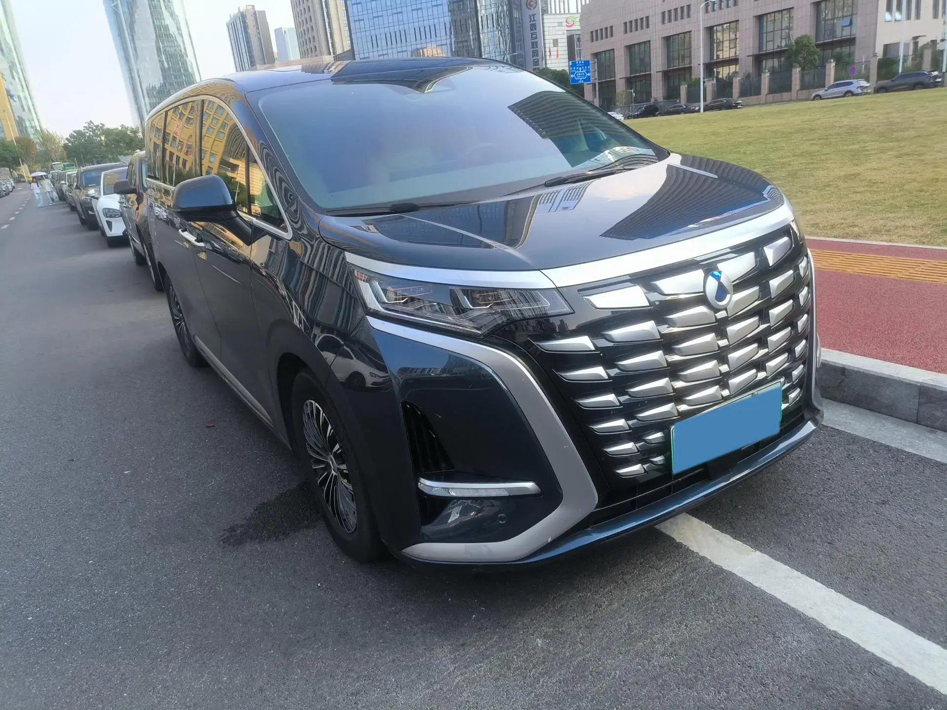 2022 DENZA D9 thumbnail 3