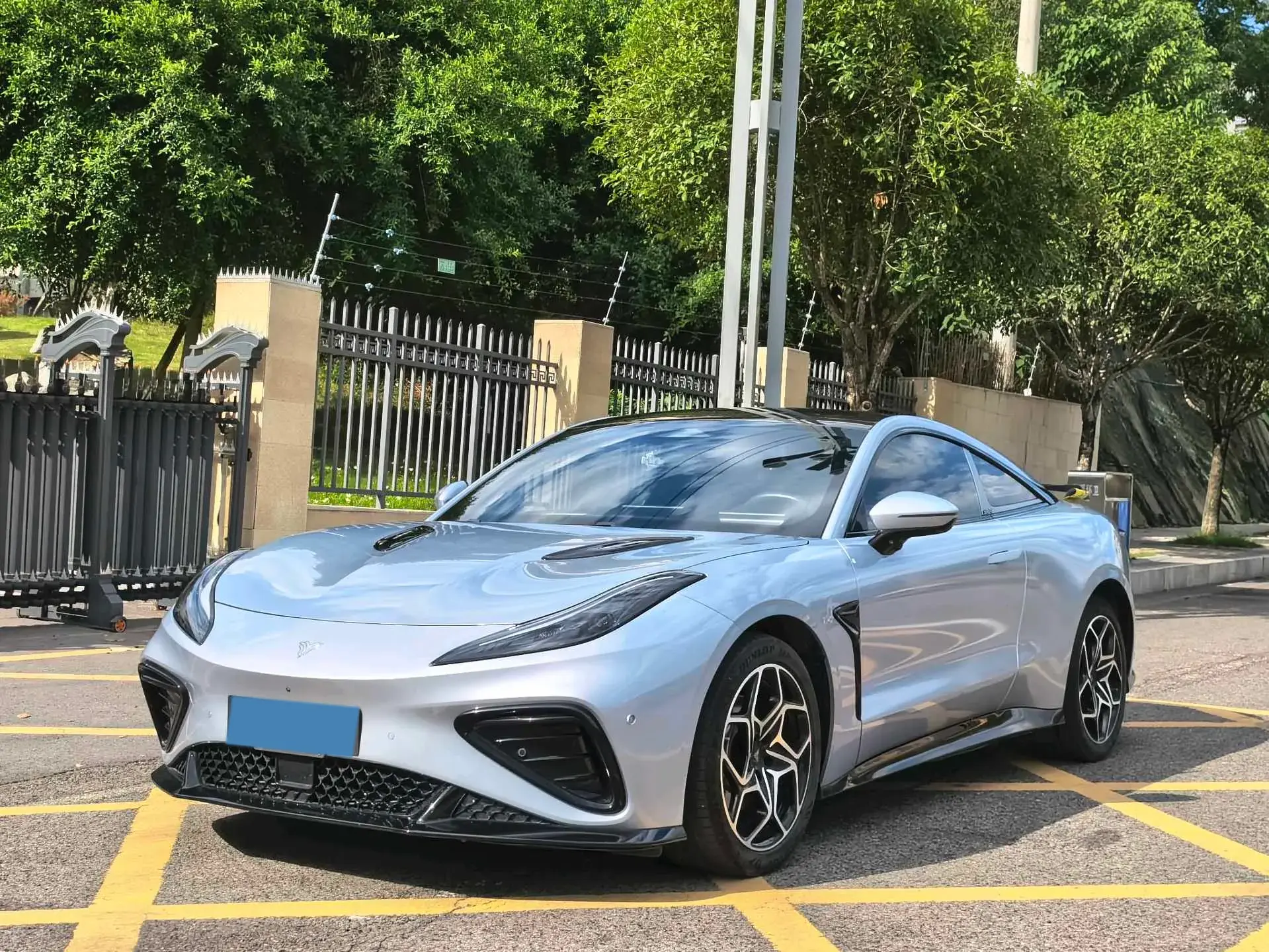 2023 NETA GT view 1
