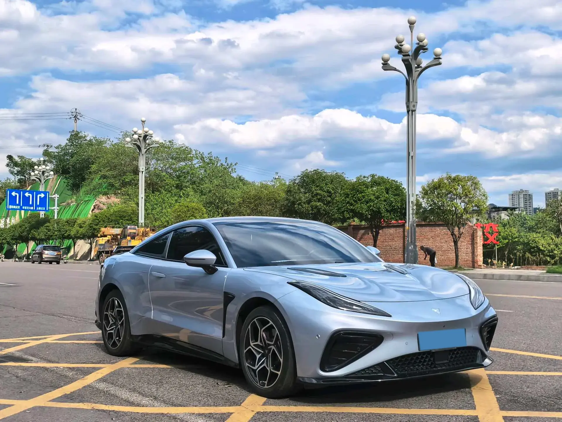 2023 NETA GT thumbnail 3