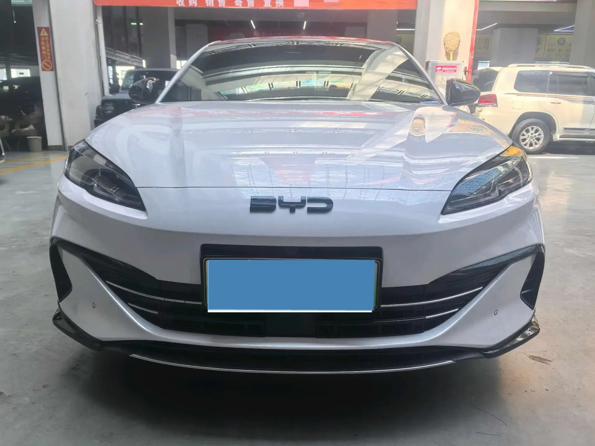 2024 BYD SEAL thumbnail 2