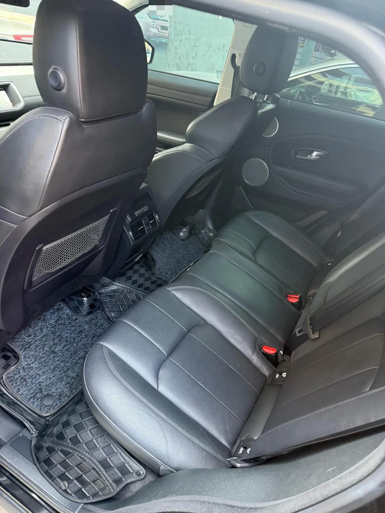 2018 LAND ROVER thumbnail 3