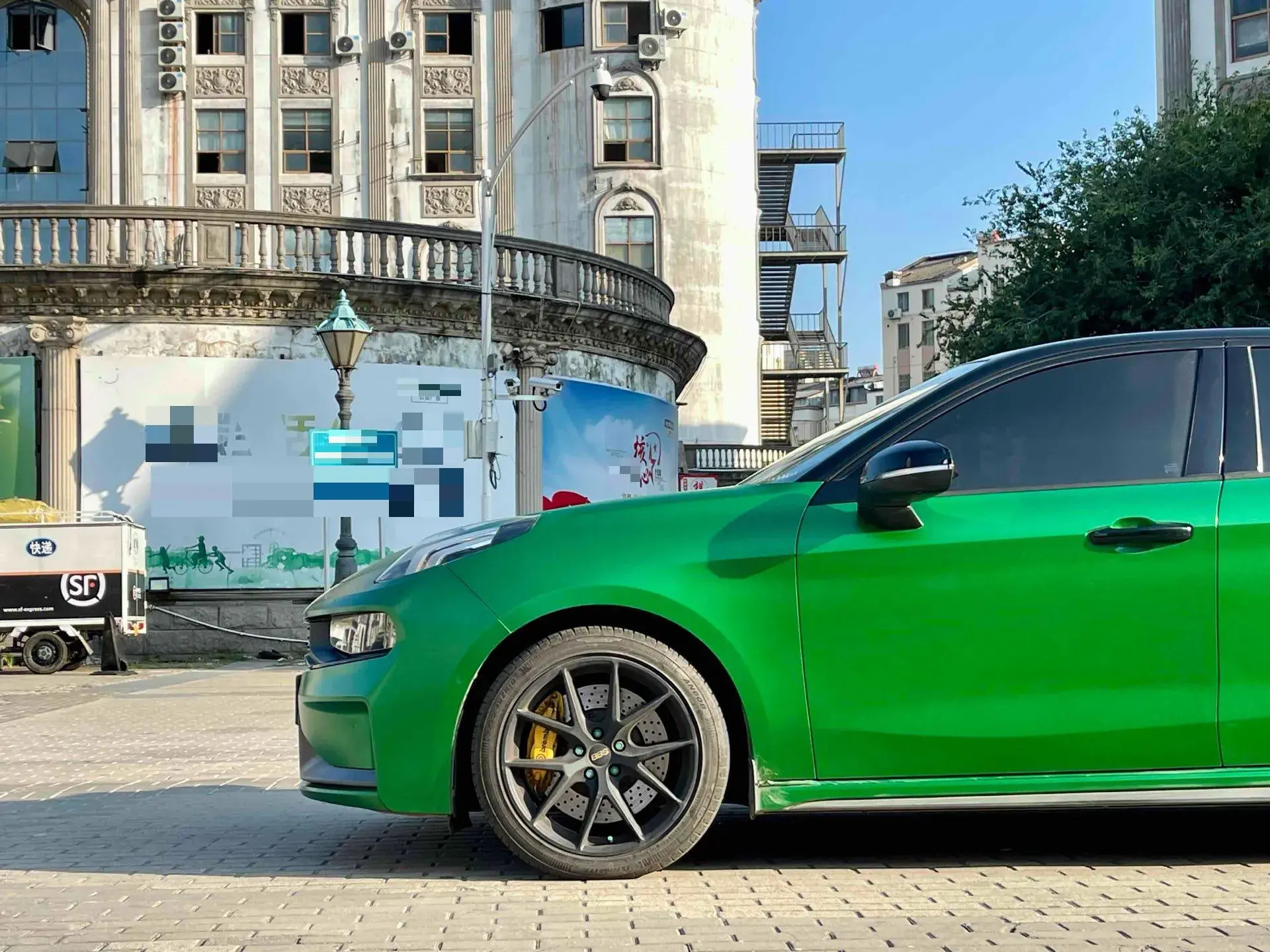 2018 LYNK&CO 03 thumbnail 3