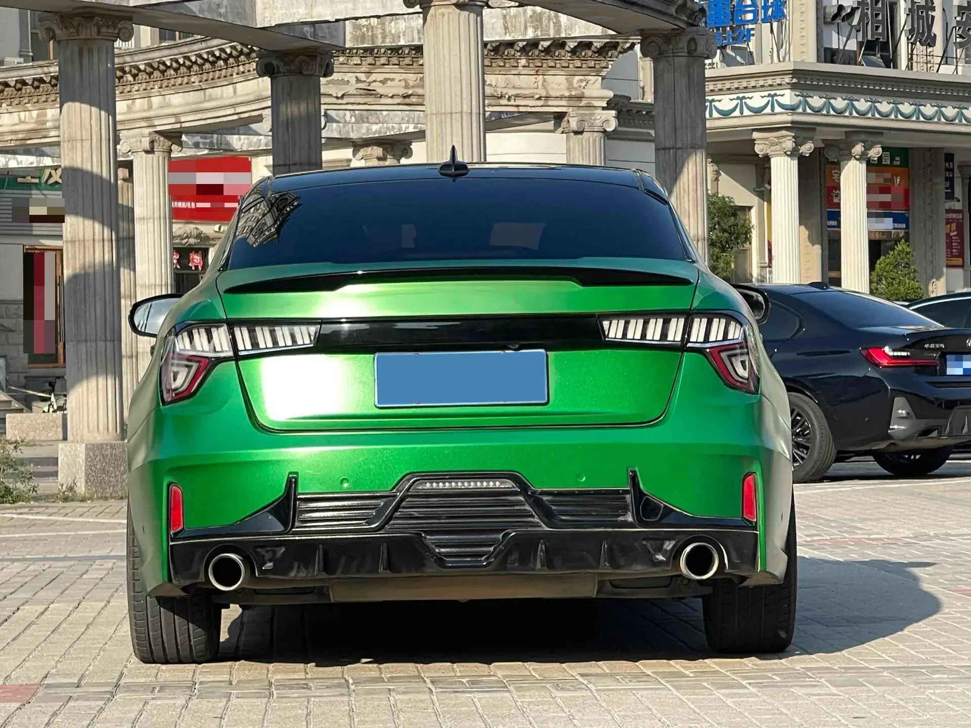 2018 LYNK&CO 03 thumbnail 4