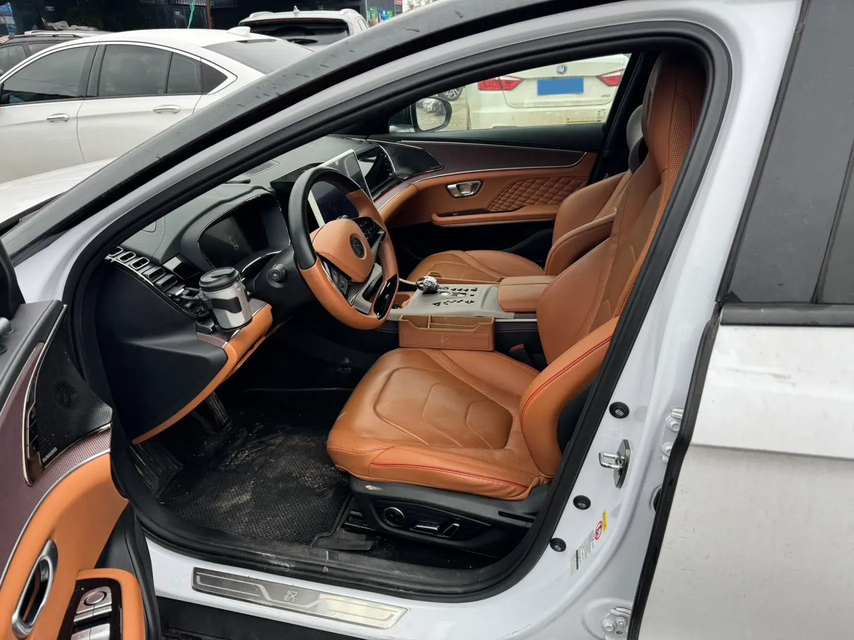 2022 BYD HAN thumbnail 3