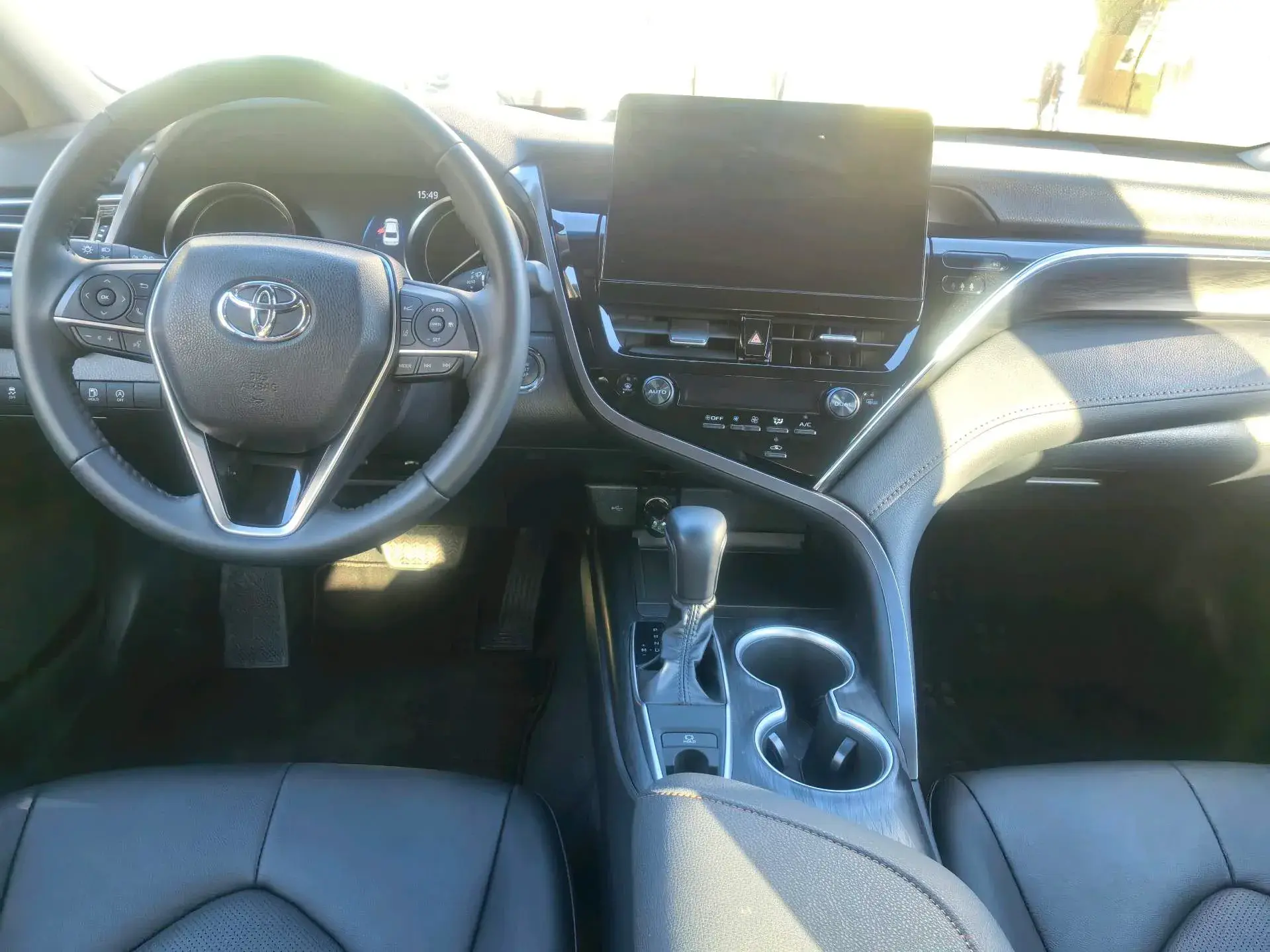 2023 TOYOTA CAMRY thumbnail 3