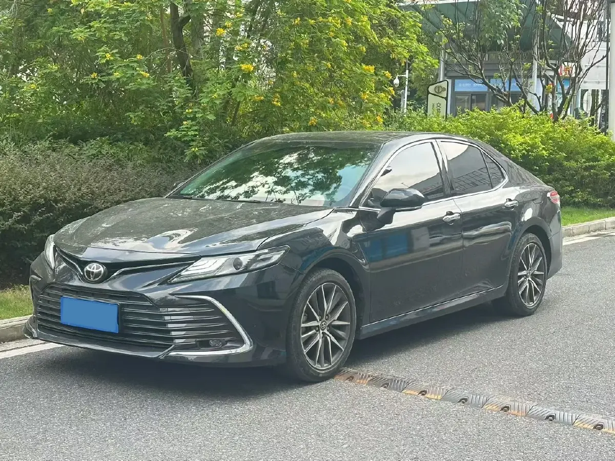 2021 Toyota Camry 2.5L 209HP L4 8AT
