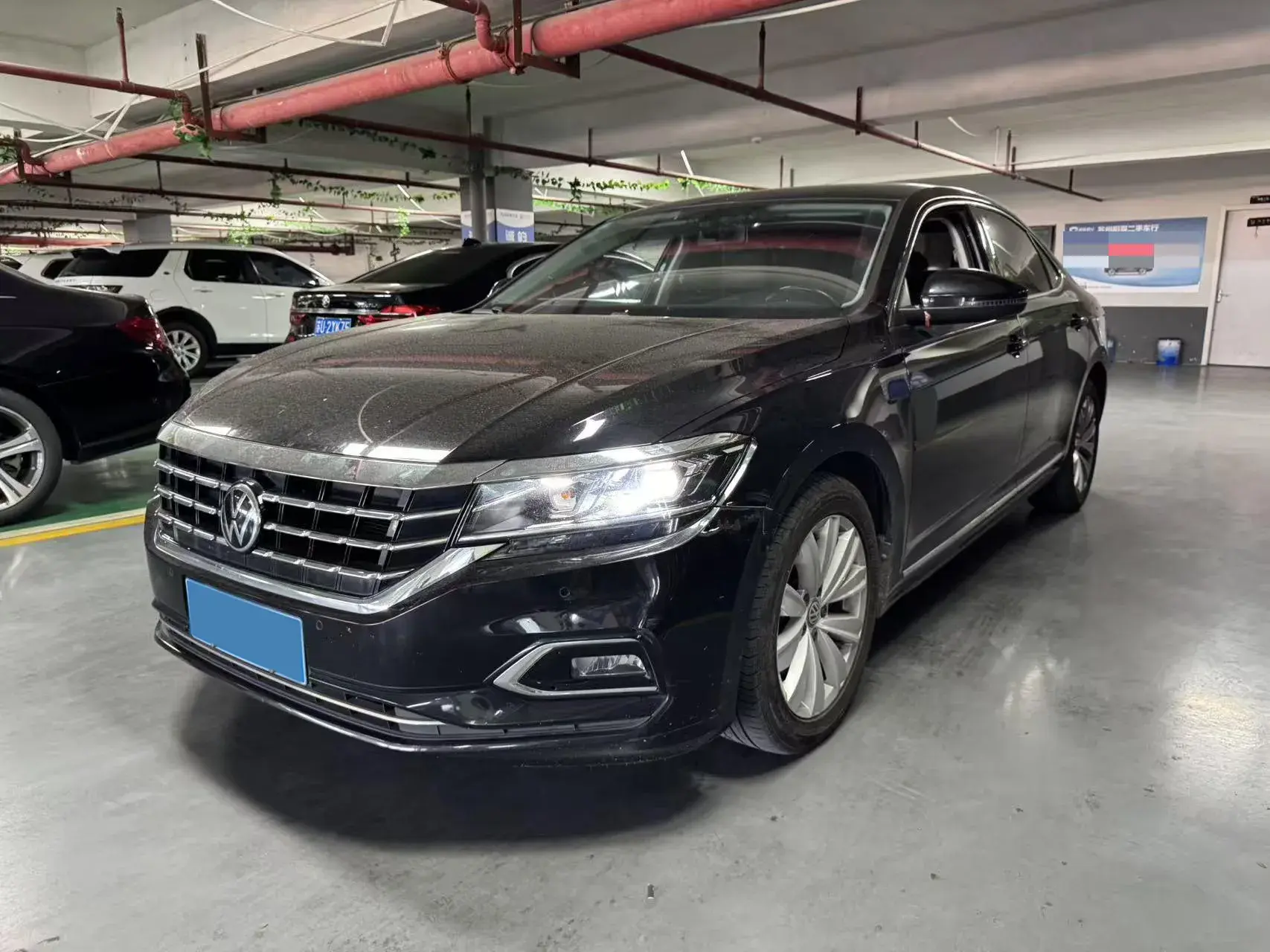2019 VOLKSWAGEN PASSAT view 1