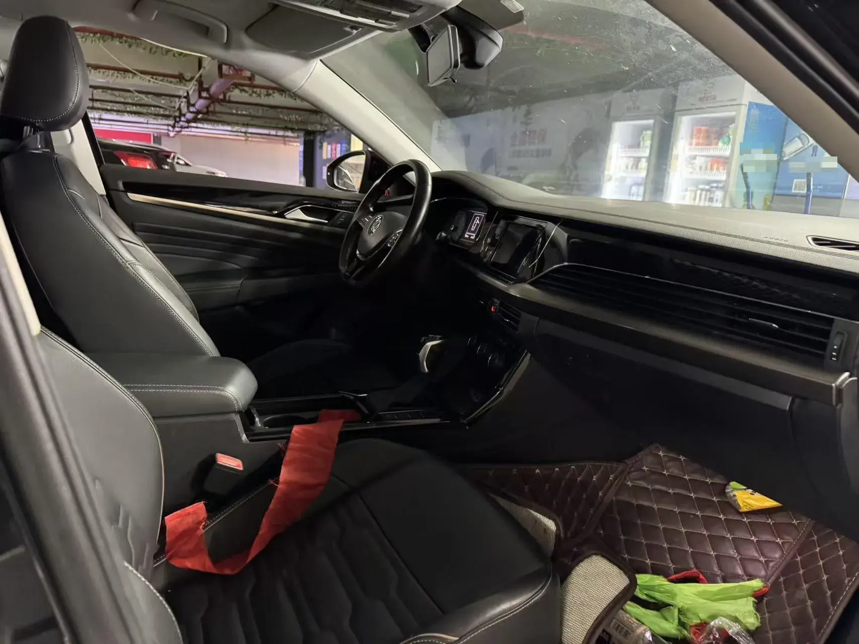 2019 VOLKSWAGEN PASSAT thumbnail 3