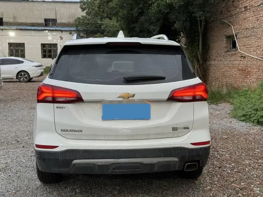 2021 CHEVROLET EQUINOX thumbnail 4