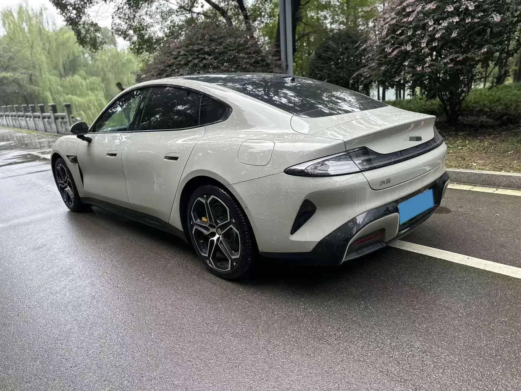 2024 MI SU7 thumbnail 4