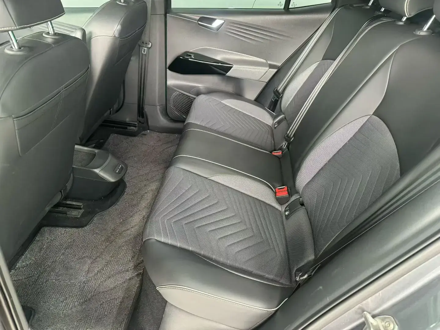 2023 VOLKSWAGEN ID.3 thumbnail 4