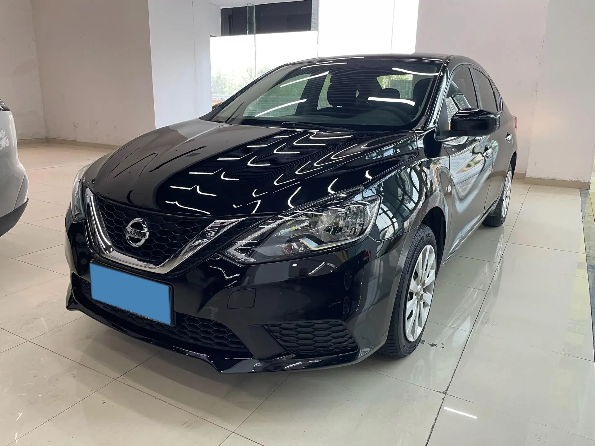 2021 NISSAN SYLPHY view 1