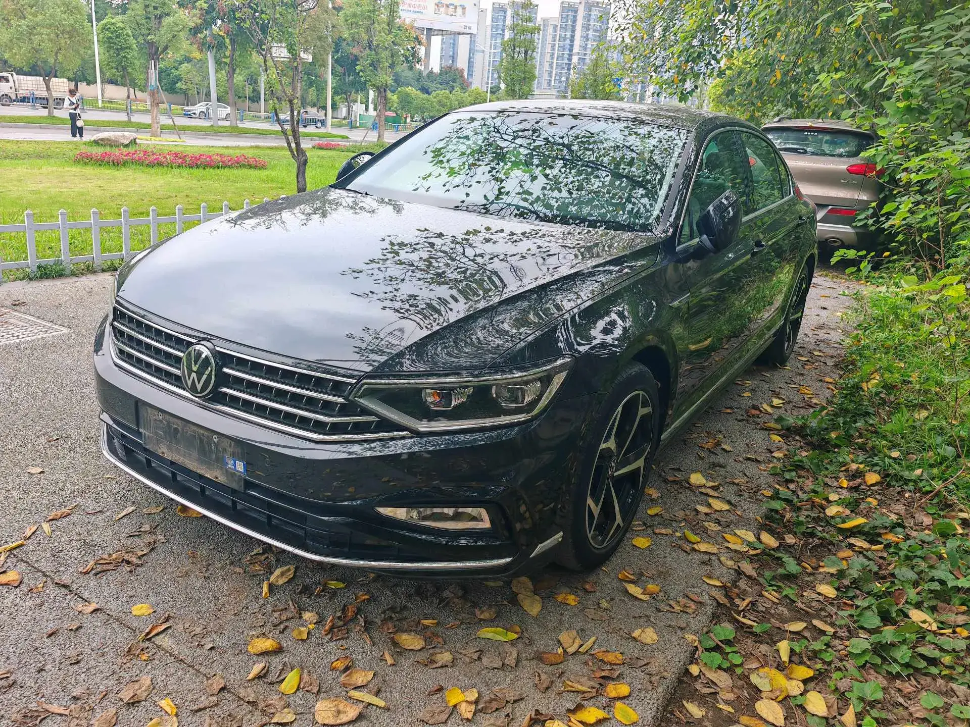 2023 VOLKSWAGEN MAGOTAN view 1