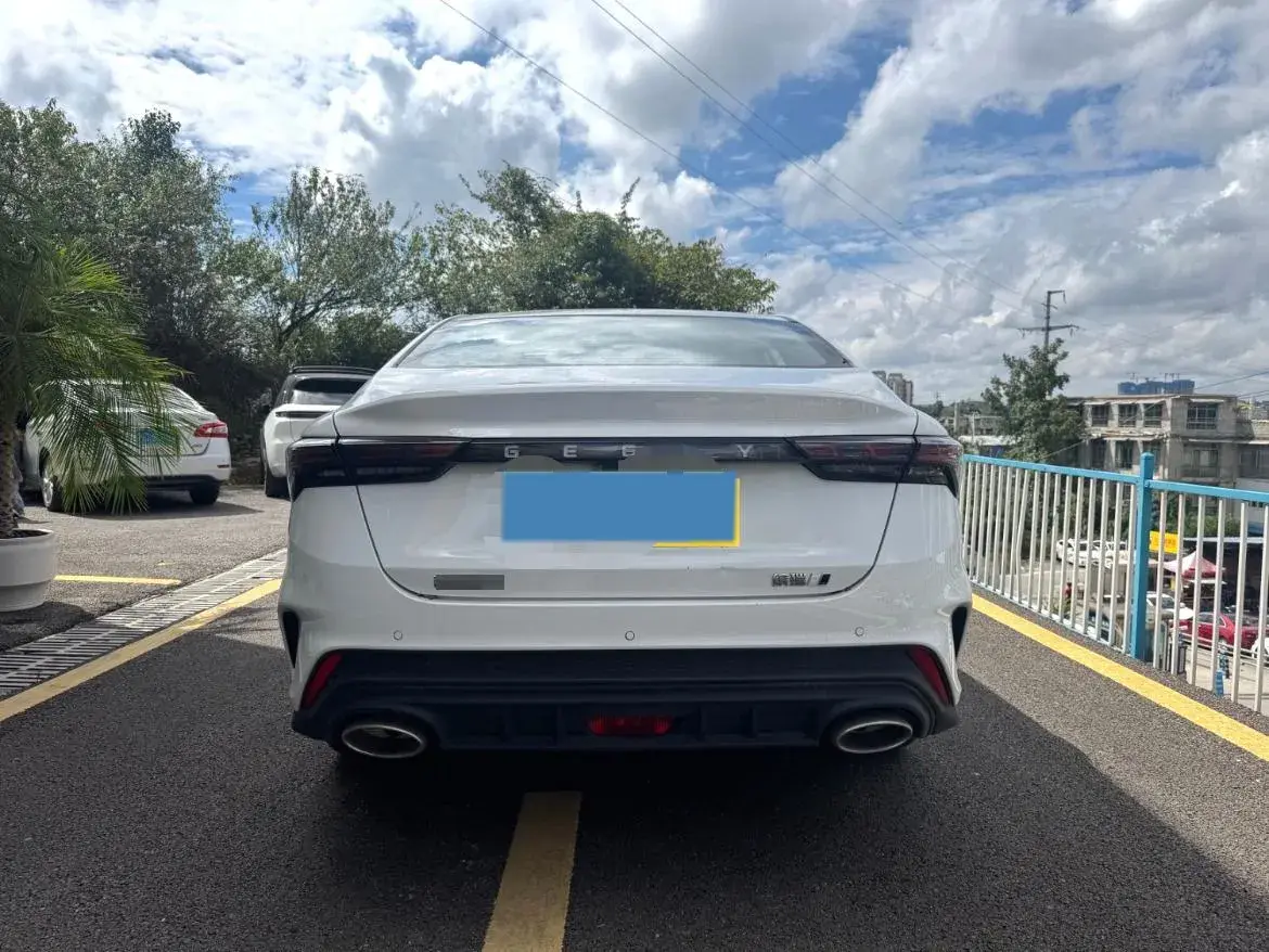 2024 GEELY BINRAY thumbnail 3