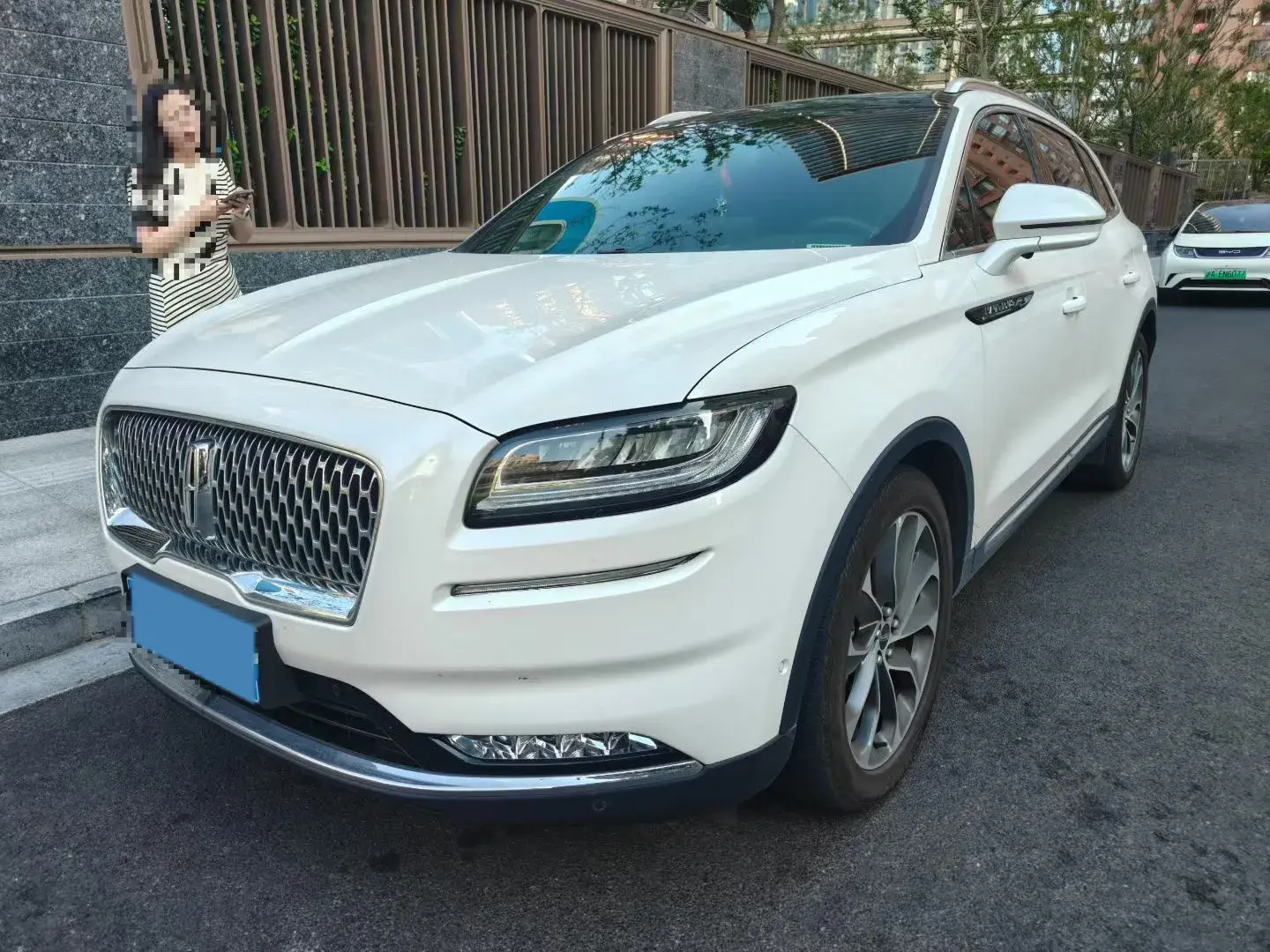 2021 LINCOLN NAUTILUS view 1