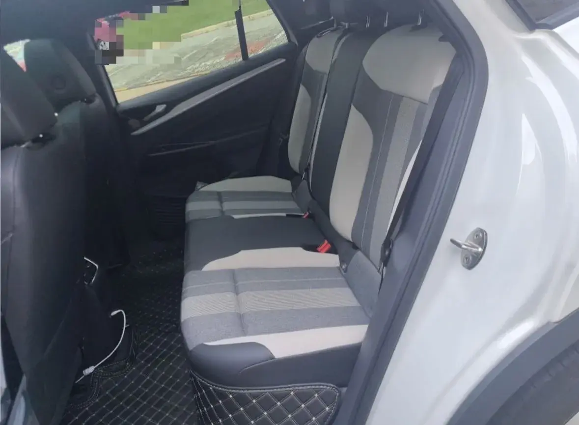 2024 VOLKSWAGEN ID.4 thumbnail 3