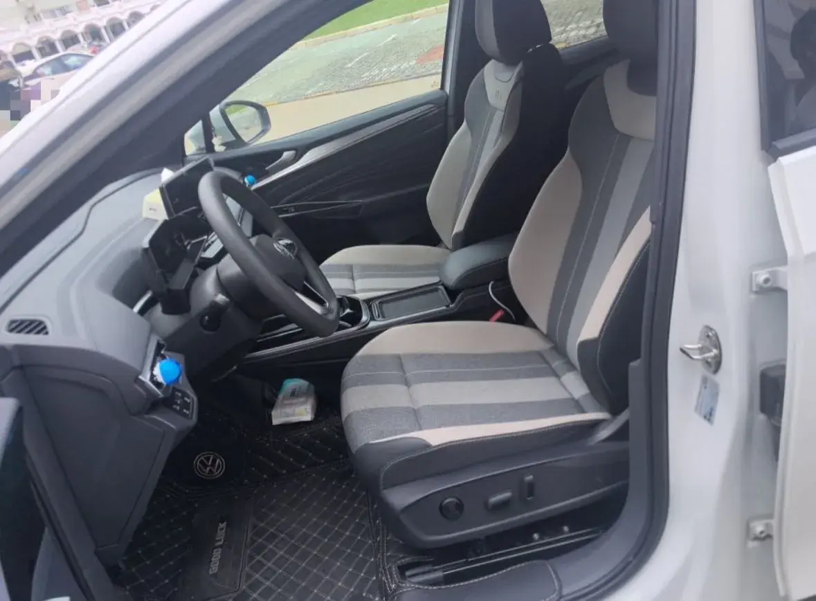 2024 VOLKSWAGEN ID.4 thumbnail 2