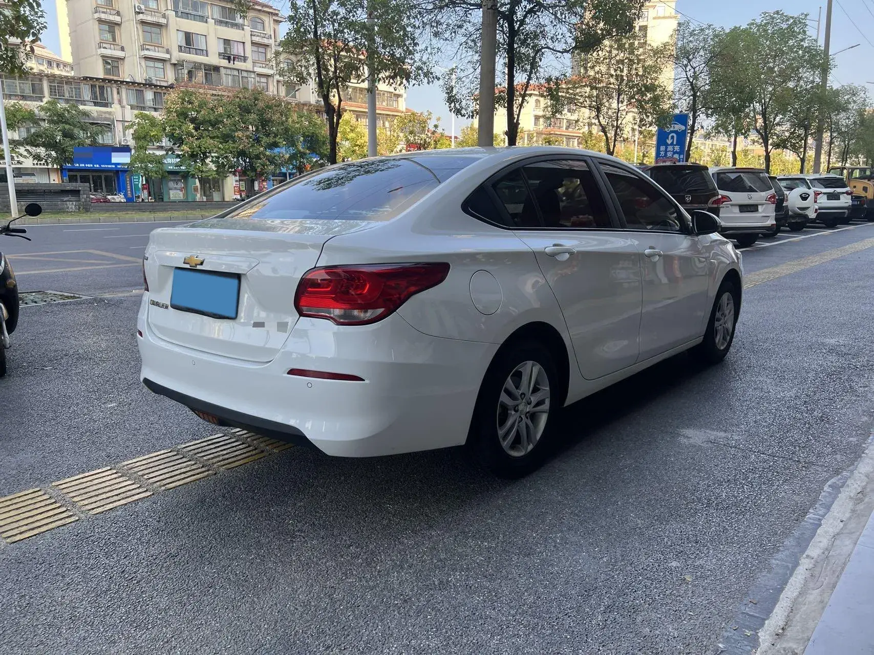 2019 CHEVROLET CAVALIER thumbnail 4