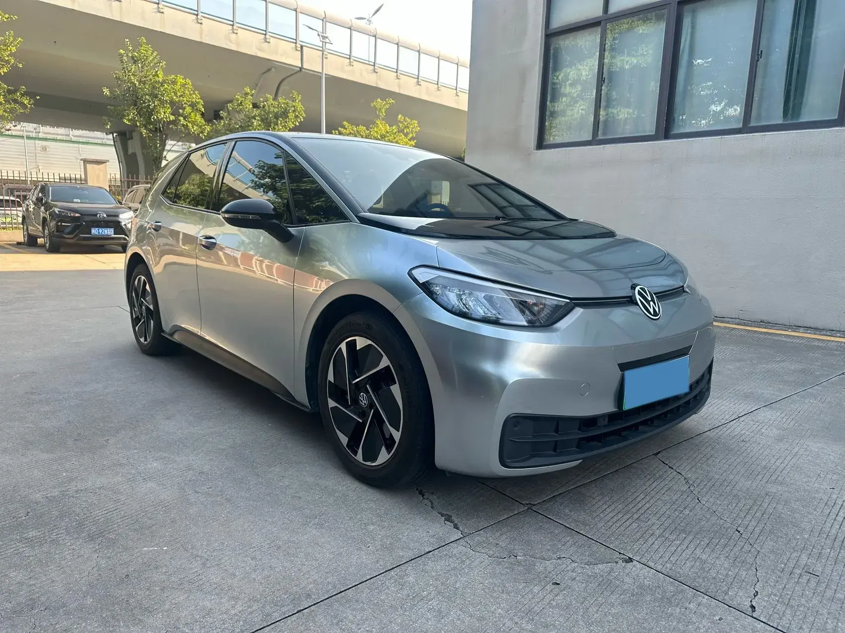 2024 VOLKSWAGEN ID.3 thumbnail 3