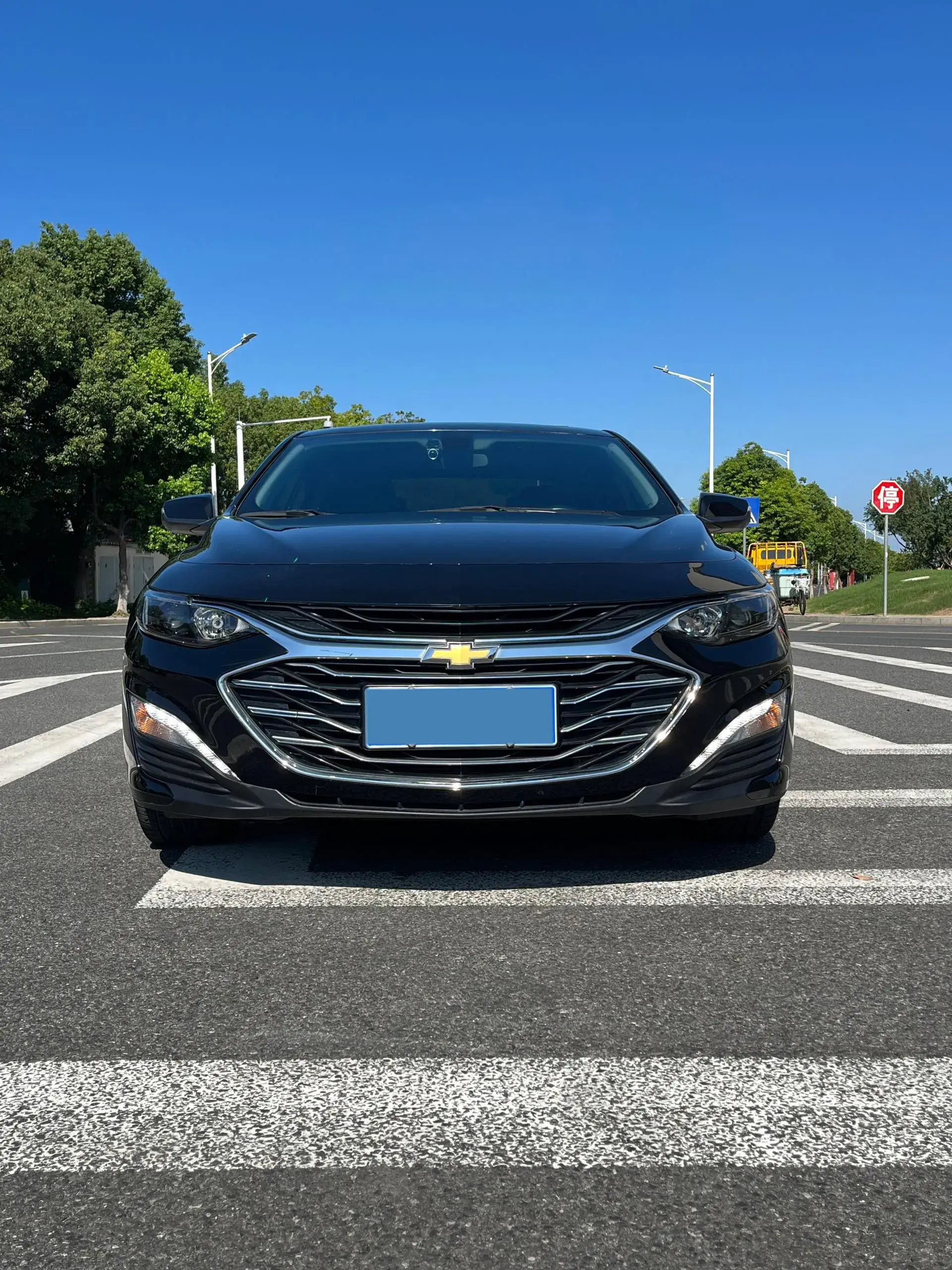 2021 CHEVROLET MALIBU thumbnail 2