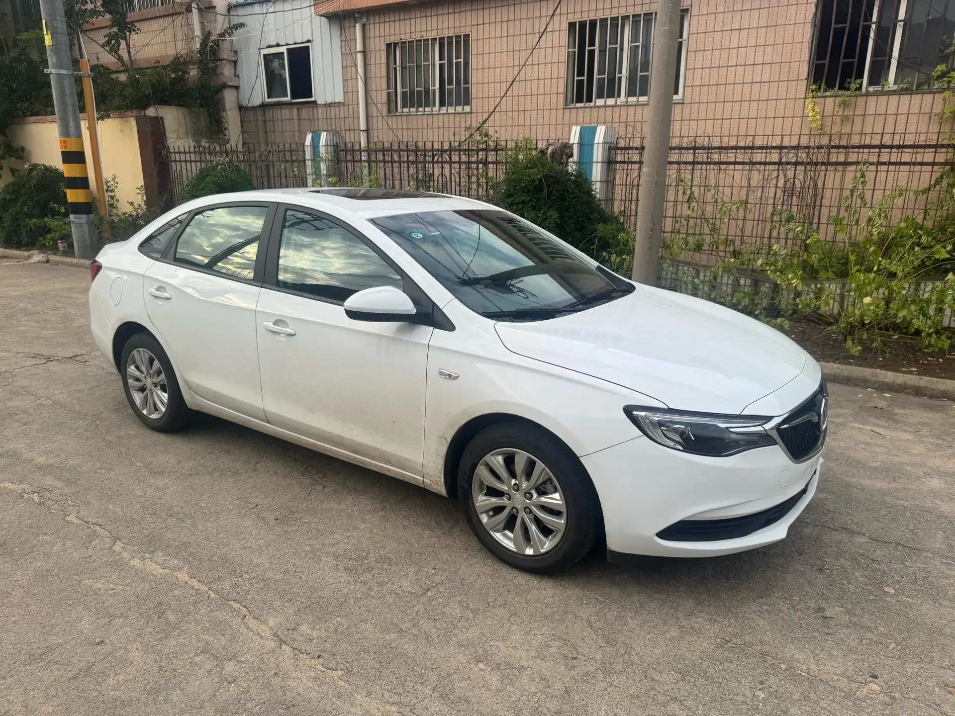 2021 BUICK EXCELLE thumbnail 3