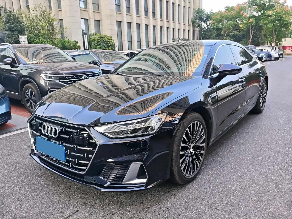 2024 Audi A7L 2.0T 245HP L4 7DCT