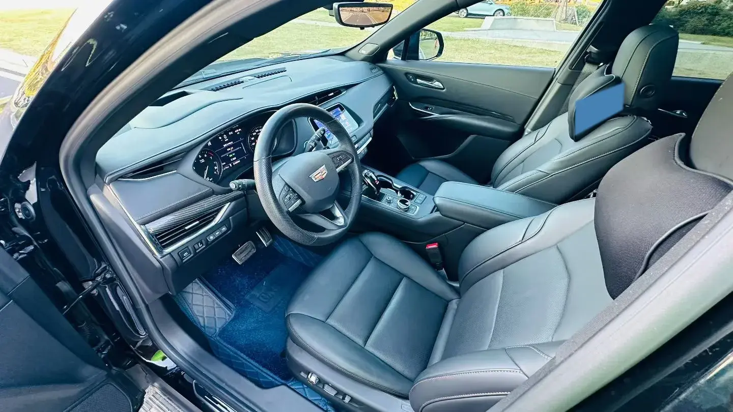 2021 CADILLAC XT4 thumbnail 3