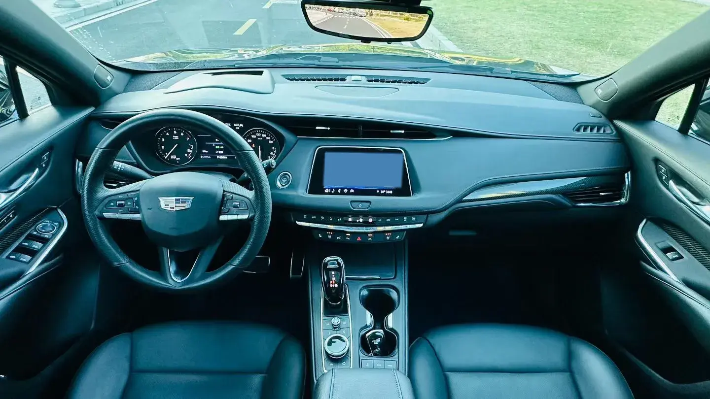 2021 CADILLAC XT4 thumbnail 4