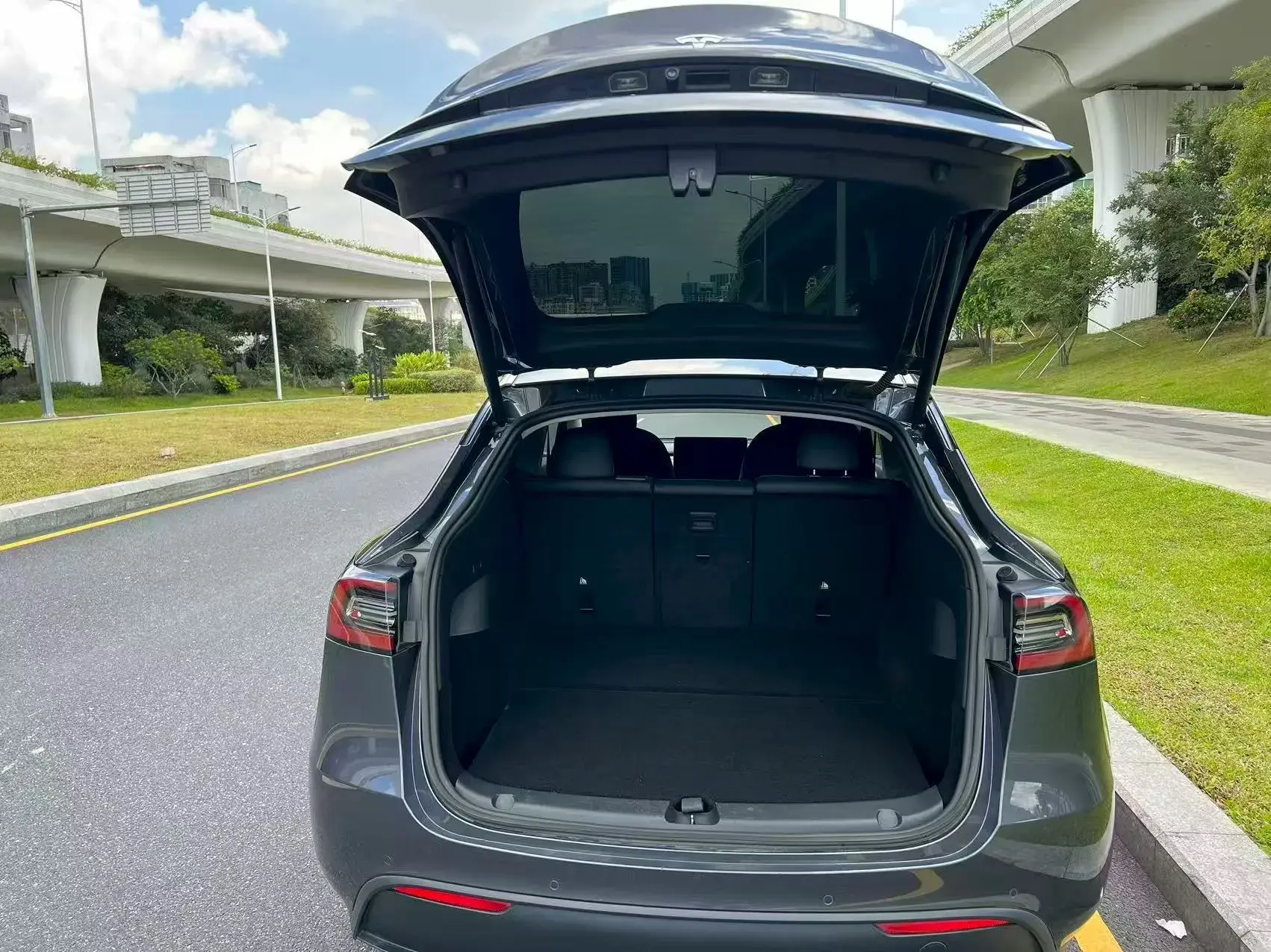 2021 TESLA MODEL thumbnail 4