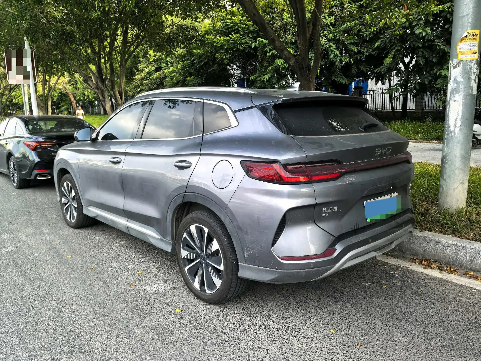 2024 BYD SONG thumbnail 4