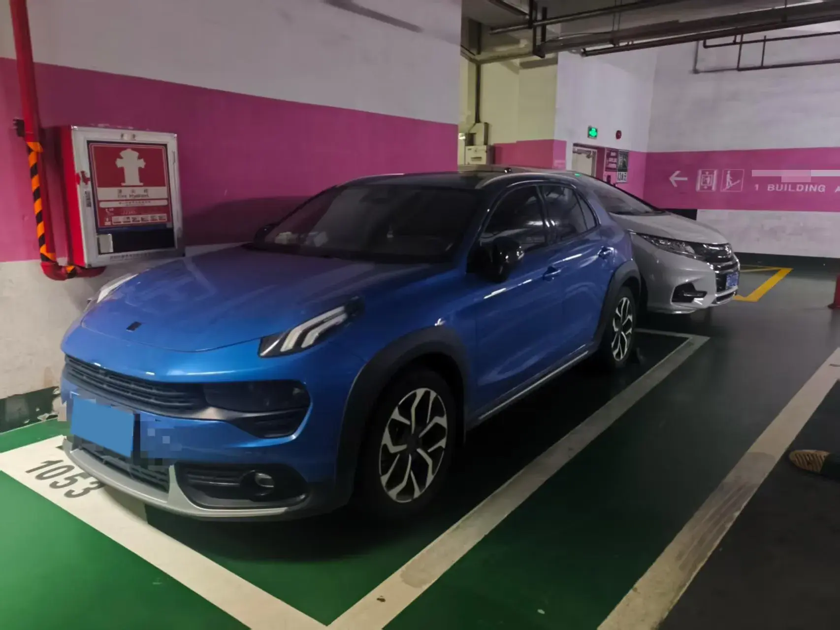 2018 LYNK&CO 02 view 1