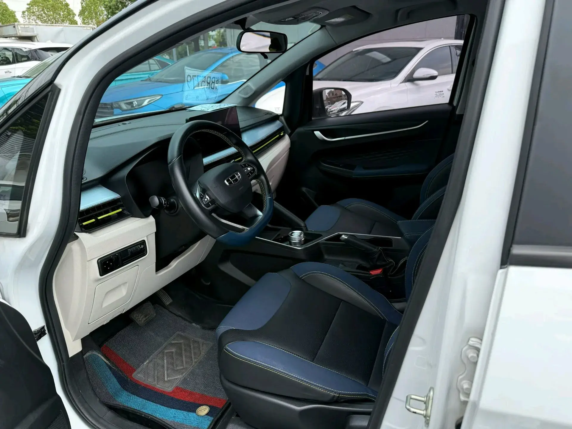 2021 GEOMETRY EX3 thumbnail 4