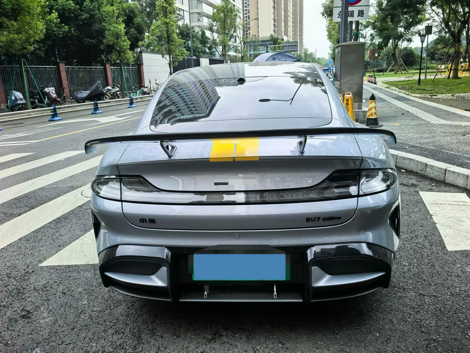 2025 MI SU7 thumbnail 3