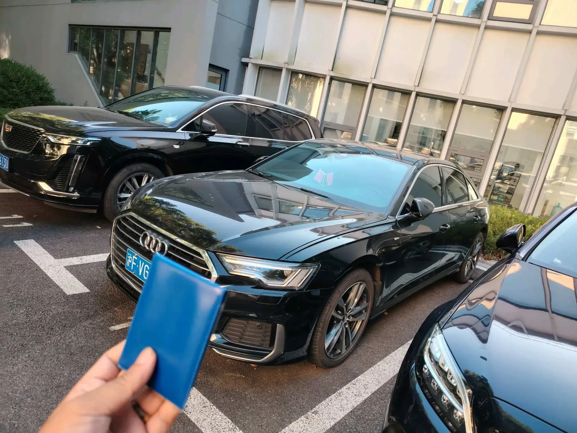 2021 AUDI A6L view 1