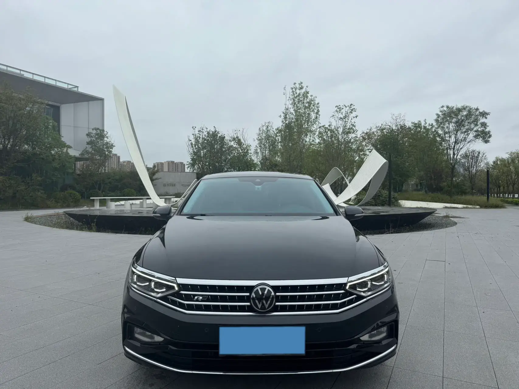 2023 VOLKSWAGEN MAGOTAN thumbnail 2