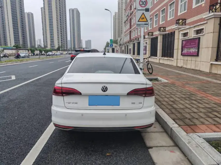 2020 VOLKSWAGEN BORA thumbnail 4