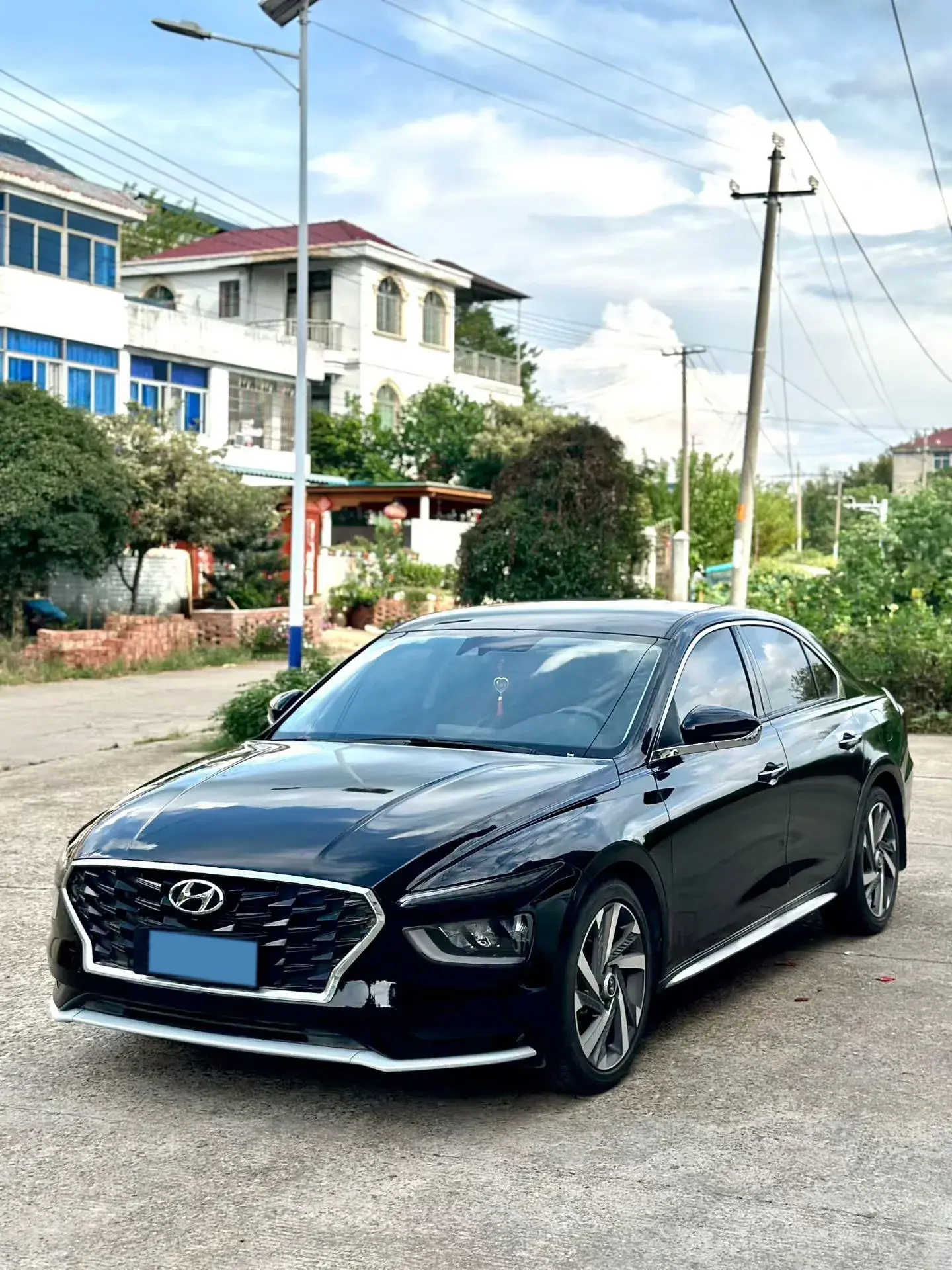 2021 HYUNDAI MISTRA view 1