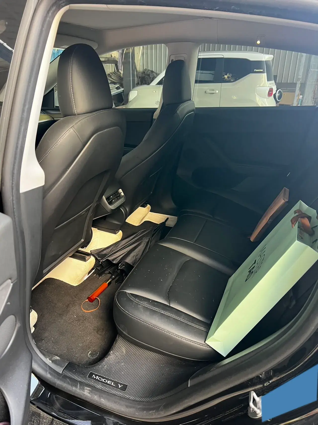 2022 TESLA MODEL thumbnail 4