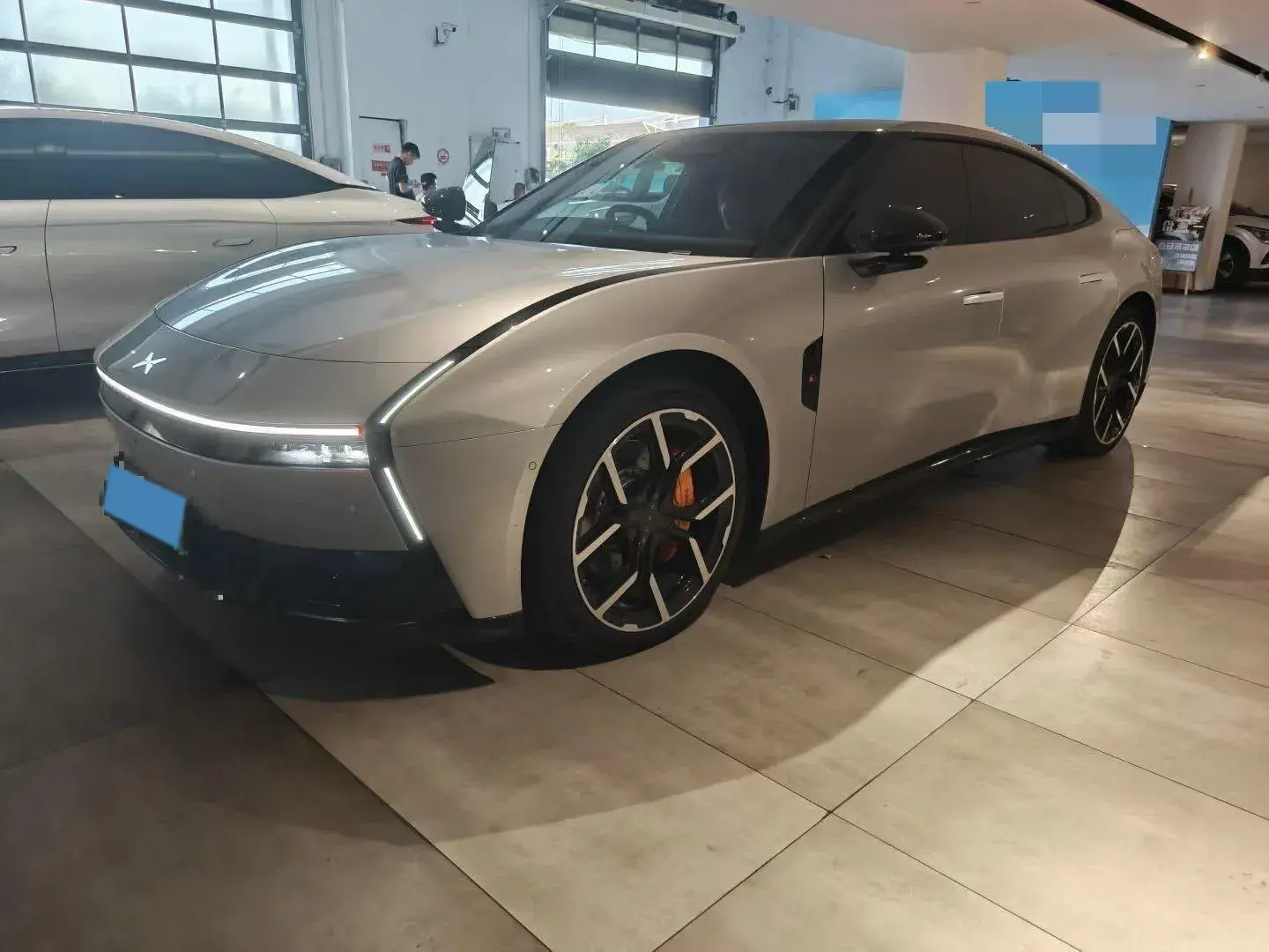 2025 XPENG P7 view 1