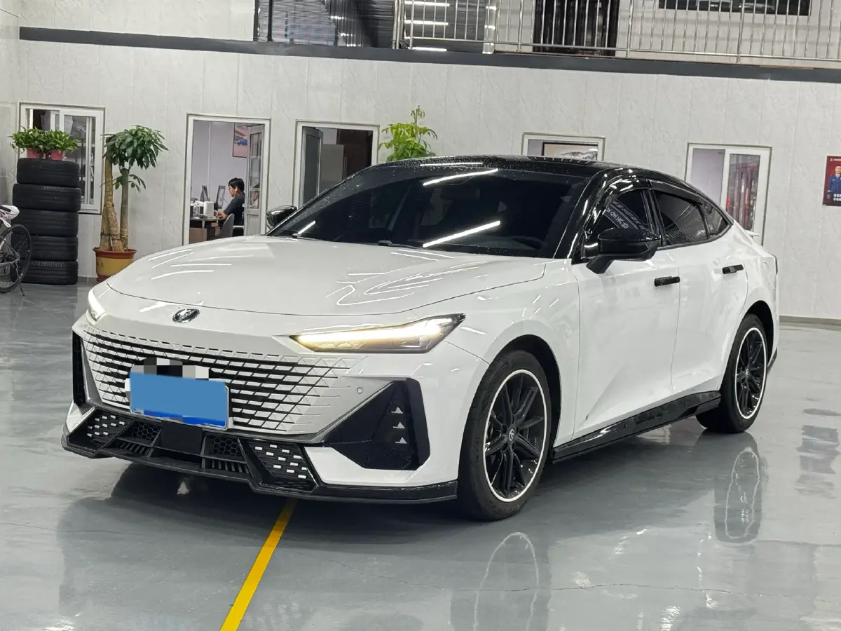 2023 ChangAn UNI-V 1.5T 188HP L4 7DCT