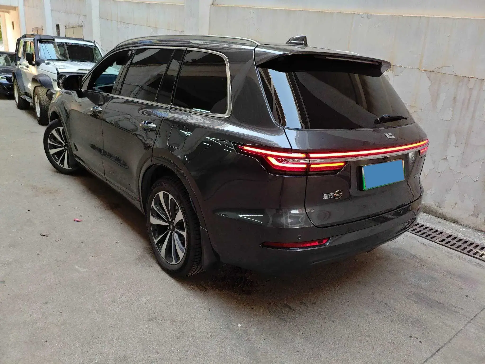 2021 LI ONE thumbnail 4