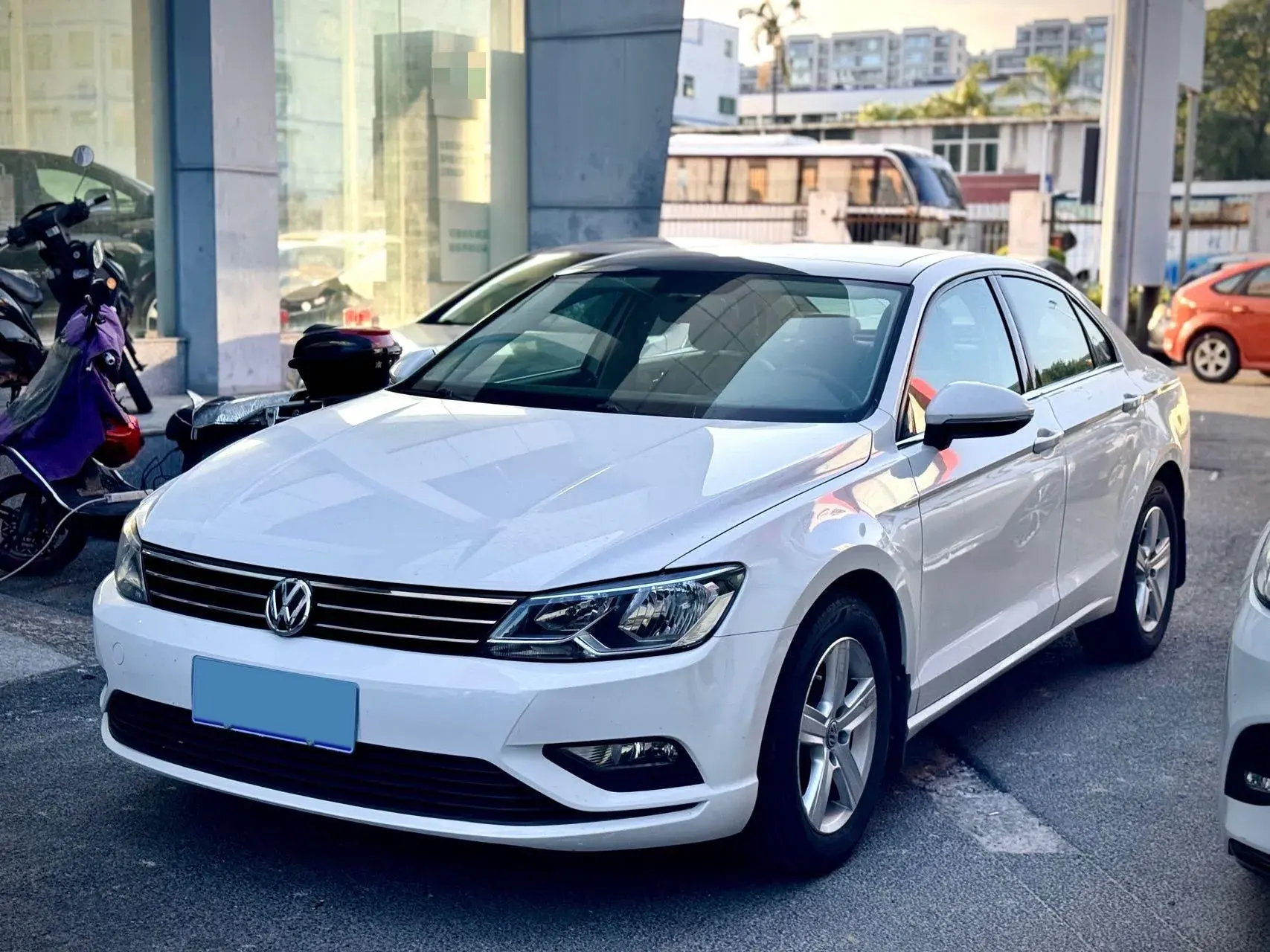 2015 VOLKSWAGEN LAMANDO view 1