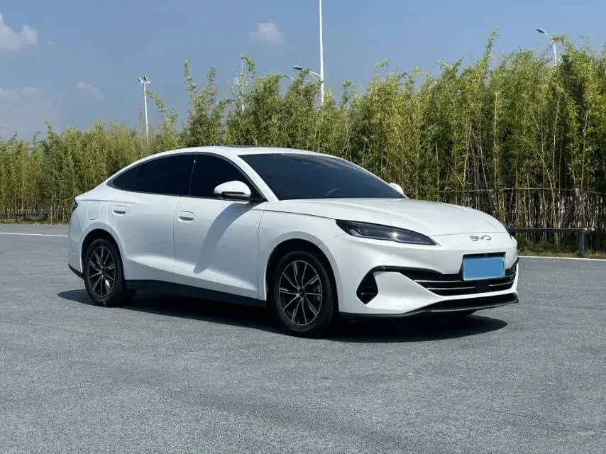 2024 BYD SEAL thumbnail 3